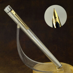 Vintage sheaffer targa 1001X brushed chrome fountain pen with gold plated M nib  - Clean
