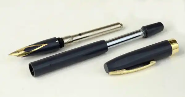 Vintage Sheaffer Imperial IV touchdown fountain pen with 14K solid gold inlaid F nib  - Clean - Image 2