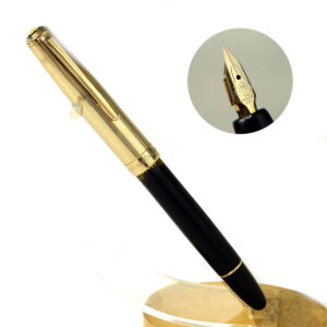 Vintage Montblanc masterpiece 642N piston filler fountain pen with 14K solid gold M nib - Used