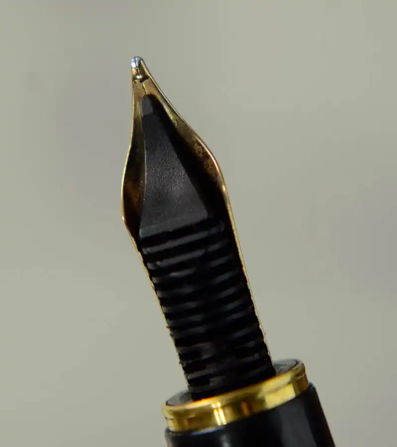 万年筆　montblanc noblesse oblige 14k 585 Montblanc Noblesse oblige rollerball pen with 23K gold trim
