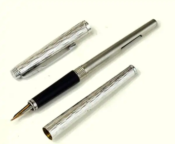 Parker 180 ecorce bark fountain pen with chrome barrel 14K F and M dual gold nib - Clean - Image 2