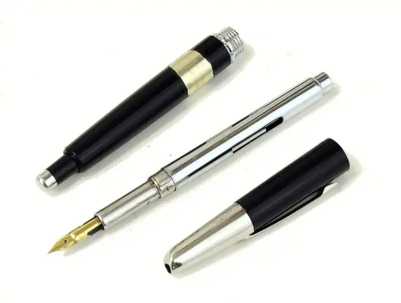 Vintage Pilot capless 2nd generation fountain pen - 14K solid gold M nib - Clean - Image 2