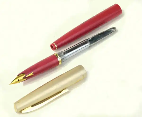Vintage Swan japanese pink barrel fountain pen - 18K solid gold  F nib - Used - Image 2