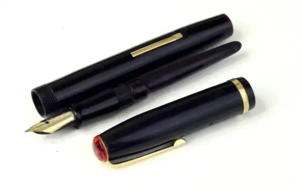 vintage wearever 100 lever filler fountain pen with steel F nib - Used - Image 2