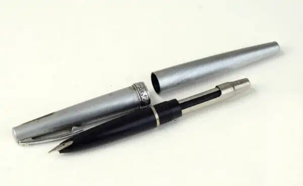 Vintage sheaffer lady brused chrome barrel fountain pen with conical M nib - Clean - Image 2