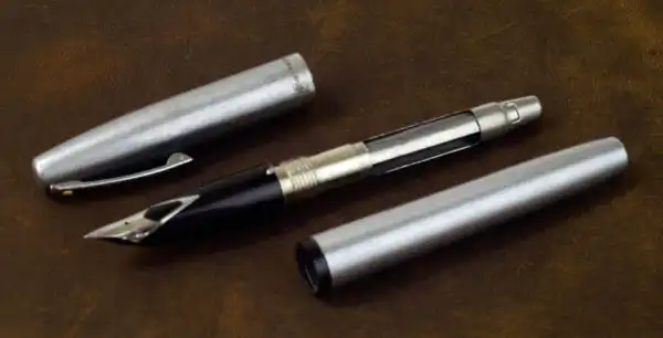 Vintage Sheaffer Imperial 444  fountain pen with inlaid fine nib - Used - Image 2