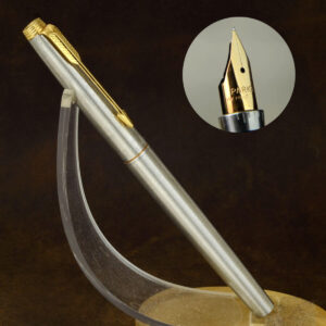 Vintage parker 75 flighter brushed fountain pen 14Karat Solid Gold XF nib – Used