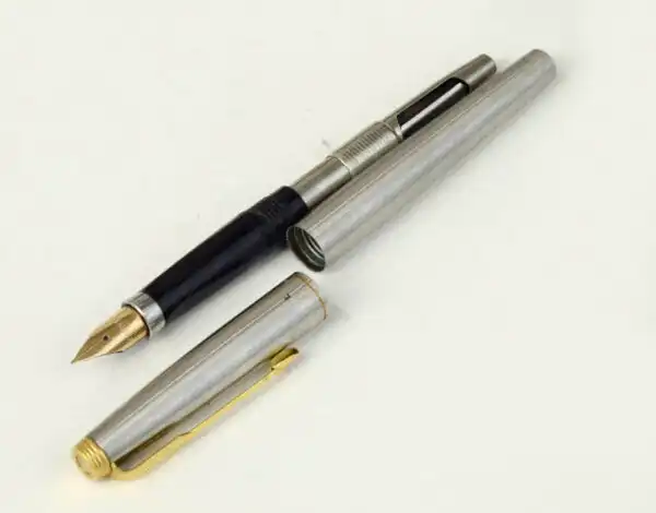 Vintage parker 75 flighter brushed fountain pen 14Karat Solid Gold XF nib - Used - Image 2