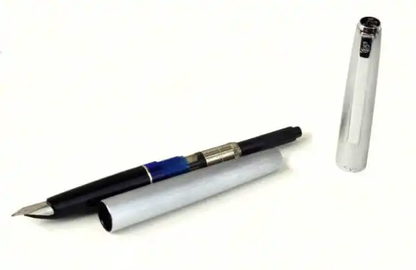 Vintage Pelikan silvexa brushed matte barrel fountain pen with steel M nib - Used - Image 2