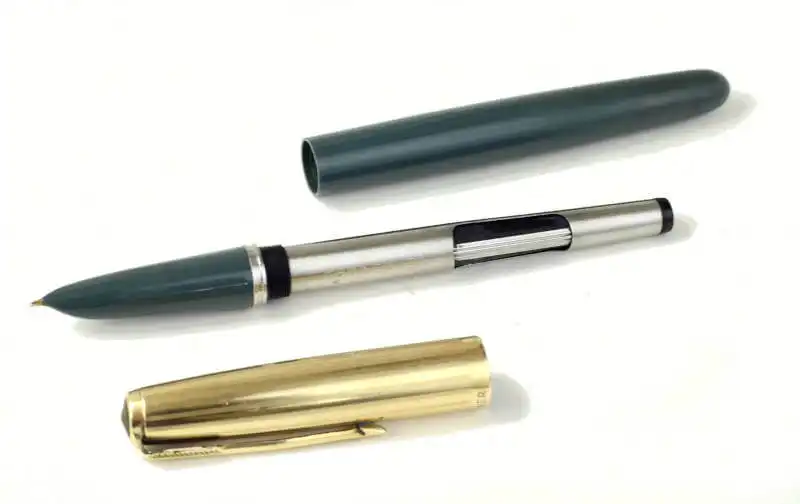 Vintage parker 51 Dove grey  fountain pen  with 14 Karat solid gold M nib - Used - Image 2