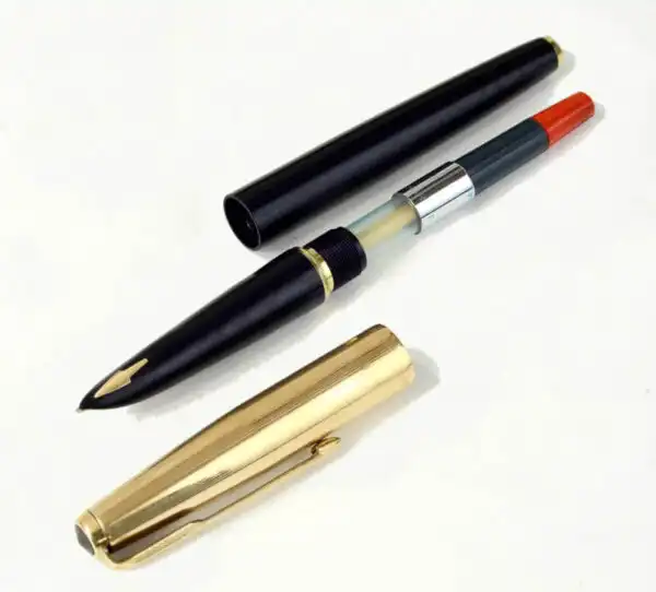 Vintage Parker 61 black fountain pen with 14K Gold M nib  - Clean - Image 2