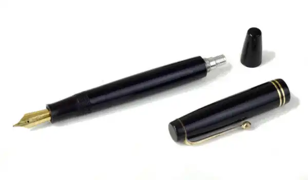 Vintage parker Victory MK II button filler fountain pen with 14K solid gold M nib - Used - Image 2