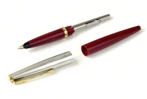 Vintage  parker 45 red fountain pen 10Karat solid gold M nib - Used - Image 2