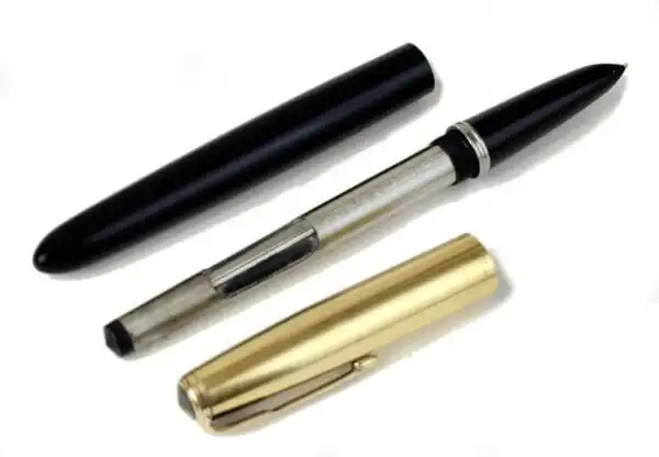 Vintage parker 51 black fountain pen  with 14 Karat solid gold F nib - Used - Image 2