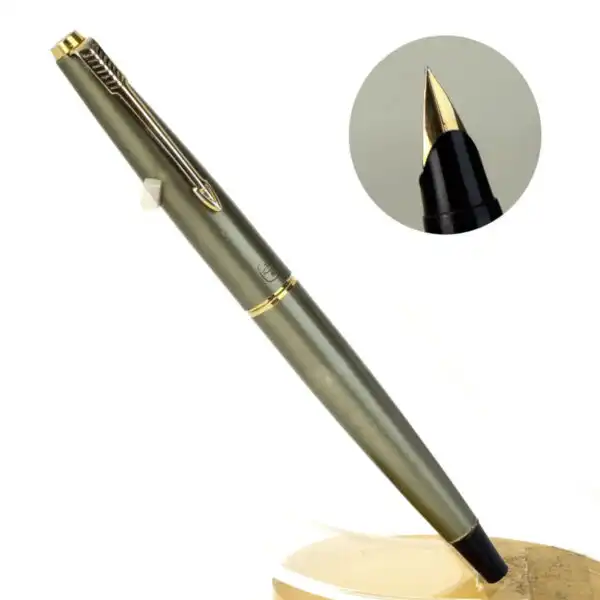 Vintage  parker 45 coronet  fountain pen 14Karat solid gold F nib - Used