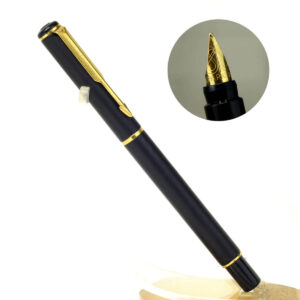 Parker rialto black fountain pen –  gold plated M Nib – clean