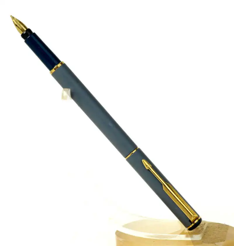 Buy vintage Parker rialto gold plated nib fountain pen with M nib