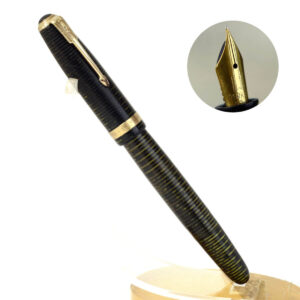 Vintage Parker vacumatic fountain pen 14K solid Gold M nib  -  Used