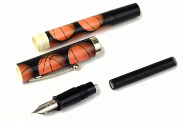 Vintage Sheaffer no nonsense soccer fountain pen with steel F nib - Clean - Image 2