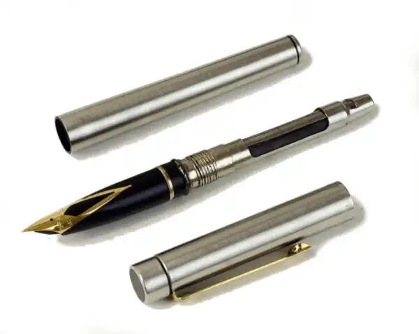 Vintage sheaffer targa 1001XG brushed chrome fountain pen with 14K solid gold F nib  - Used - Image 2