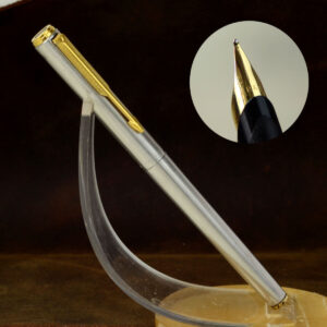 parker 95 arrow flighter chrome fountain pen  with 23K gold plated M nib – Clean