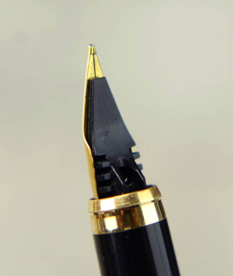 Buy vintage elysee 60 fountain pen with plated M nib online