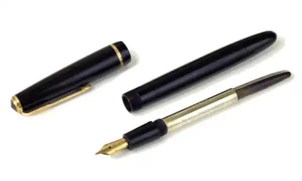 Vintage parker victory Mark V fountain pen with 14K gold M nib - Used - Image 2