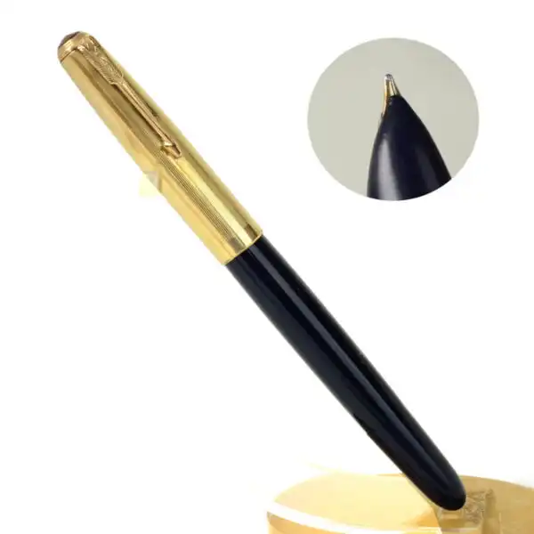 Vintage parker 51 vacumatic black barrel fountain pen  with 14 Karat solid gold M nib - used