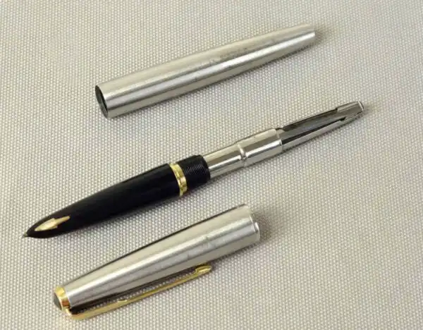 Vintage Parker 61 MARK III brushed fountain pen with 14K Gold M nib  - Clean - Image 2