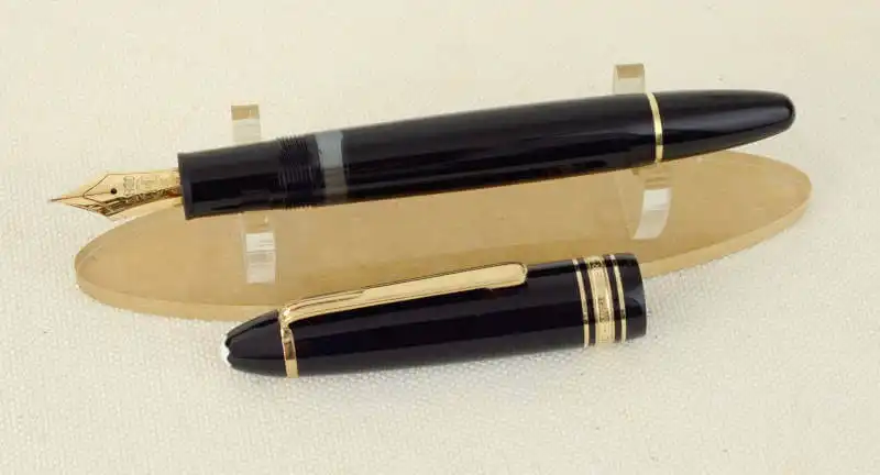 Buy vintage Montblanc Meisterstuck 146 pen with 14K gold EF nib
