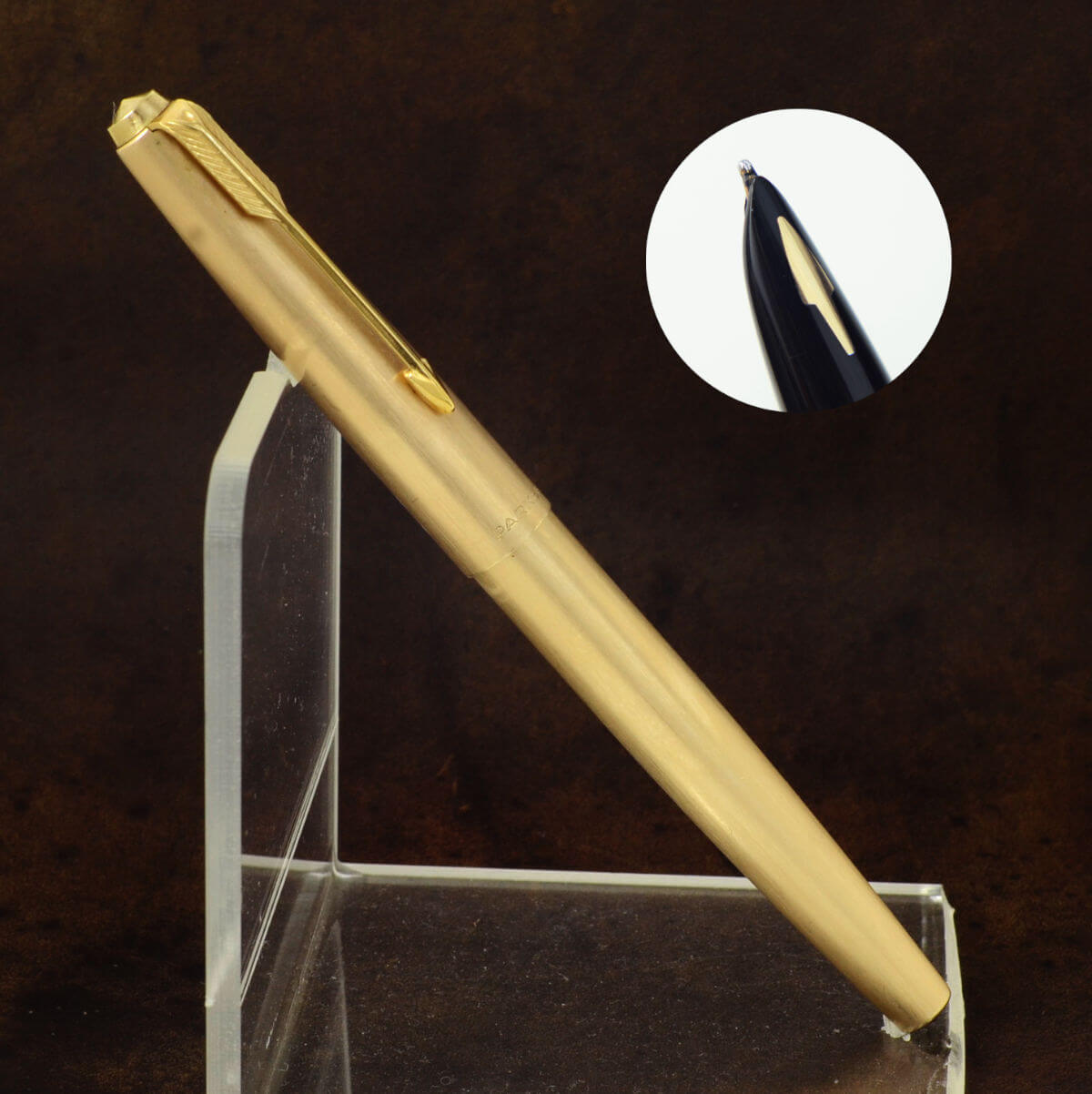 Vintage Parker 61 cirrus brushed gold fountain pen with 14K Gold M nib  – Clean