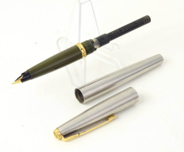 Vintage parker 45 flighter fountain pen with gold plated Fine nib - Used - Image 2