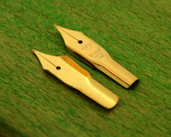 set of 4 swan spare No 4 nibs for fountain pens | 23K gold plated tipped Fine nib - Image 2