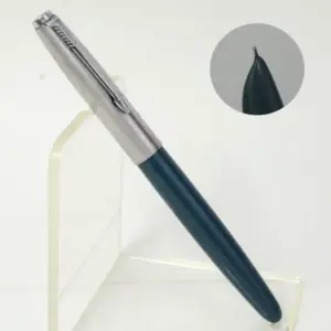 Vintage parker 21 green fountain pen with steel Fine nib - used
