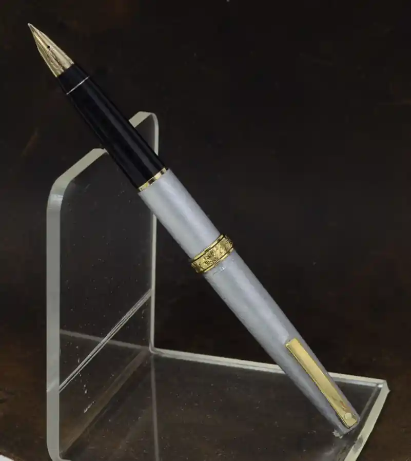 lady sheaffer 620XG fountain pen florentine band