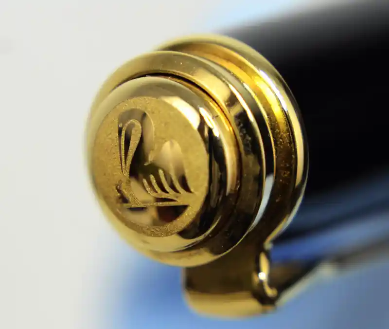 pelikan souveran M600 fountain pen 14K solid gold M nib
