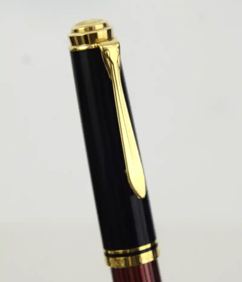 pelikan souveran M600 fountain pen gold M nib