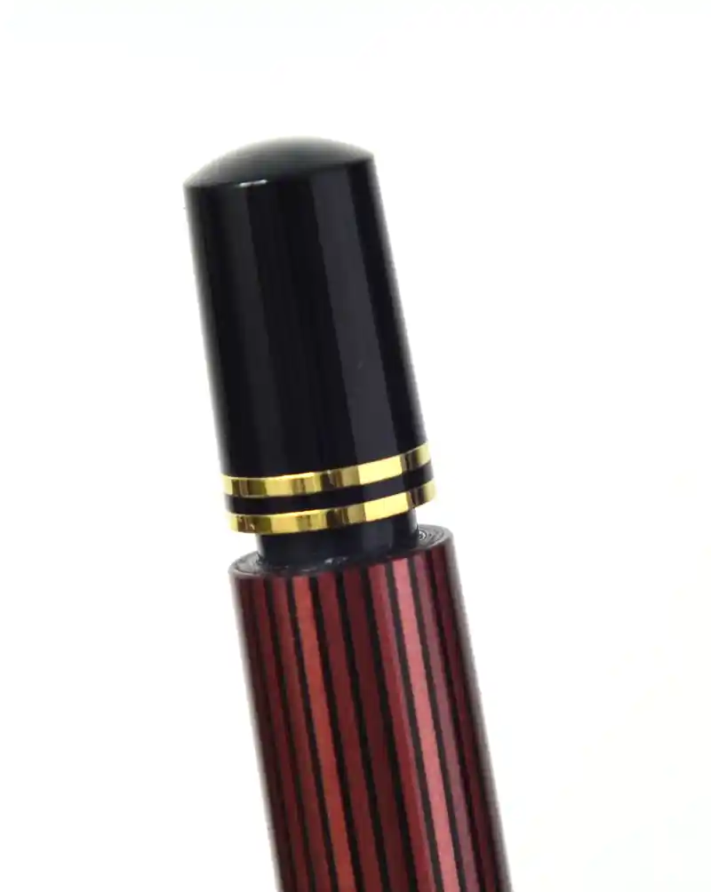 pelikan souveran M600 fountain pen solid gold M nib
