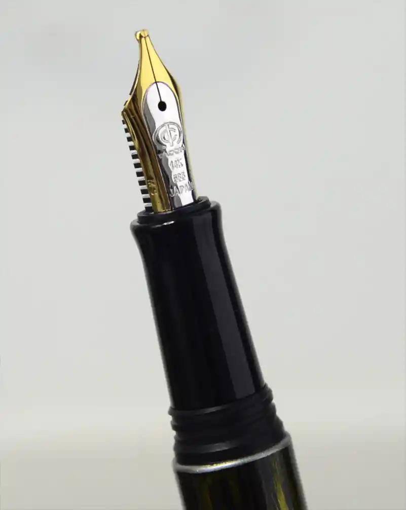 Taccia Tamamizu Ryokuei gold nib fountain pen limited edition