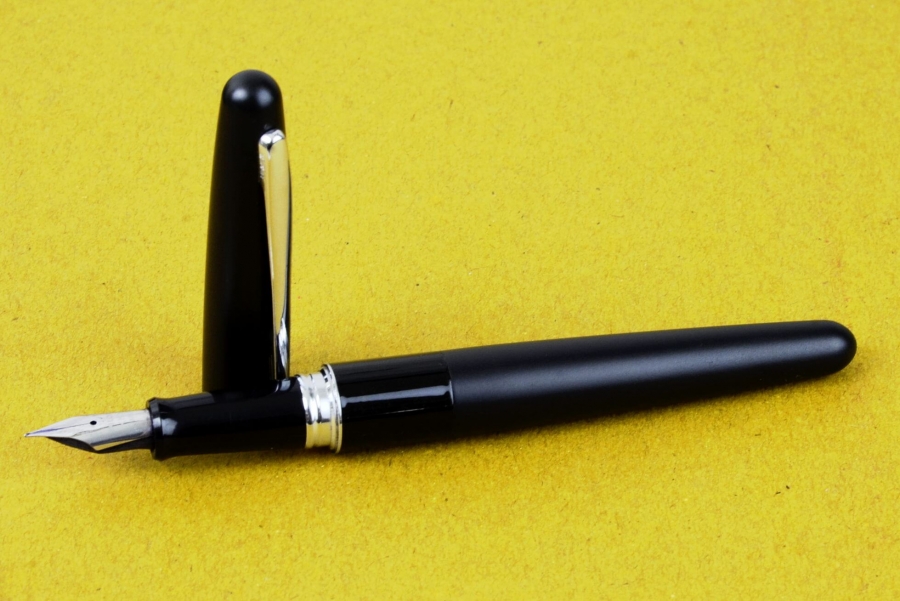 Buy pilot metropolitan classic fountain pen online india