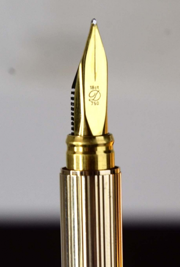 Buy ST dupont gatsby gold barrel fountain pen with 18K 750 gold M nib