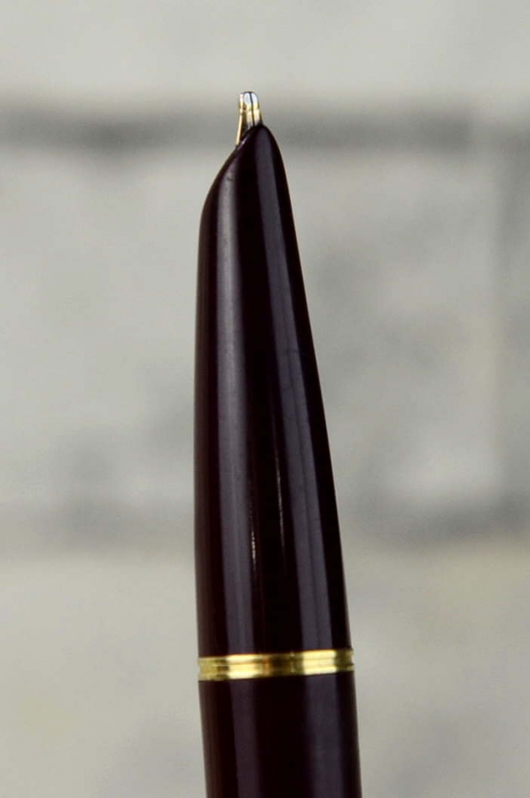 Parker 17 lady fountain pen with 14C solid gold broad nib