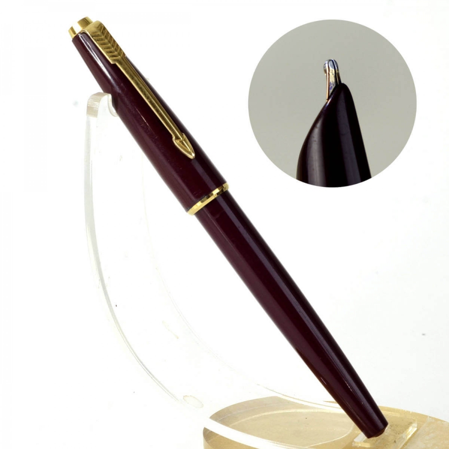 Parker 17 lady fountain pen with 14C solid gold broad nib